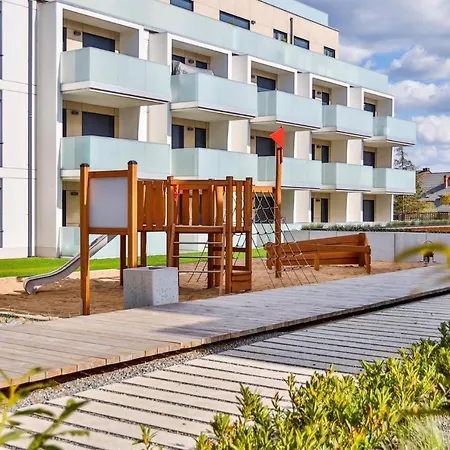 公寓 Apartment, Rewal