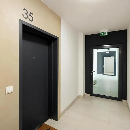 Apartment, Rewal 里沃
