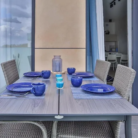 Apartment, Rewal 公寓